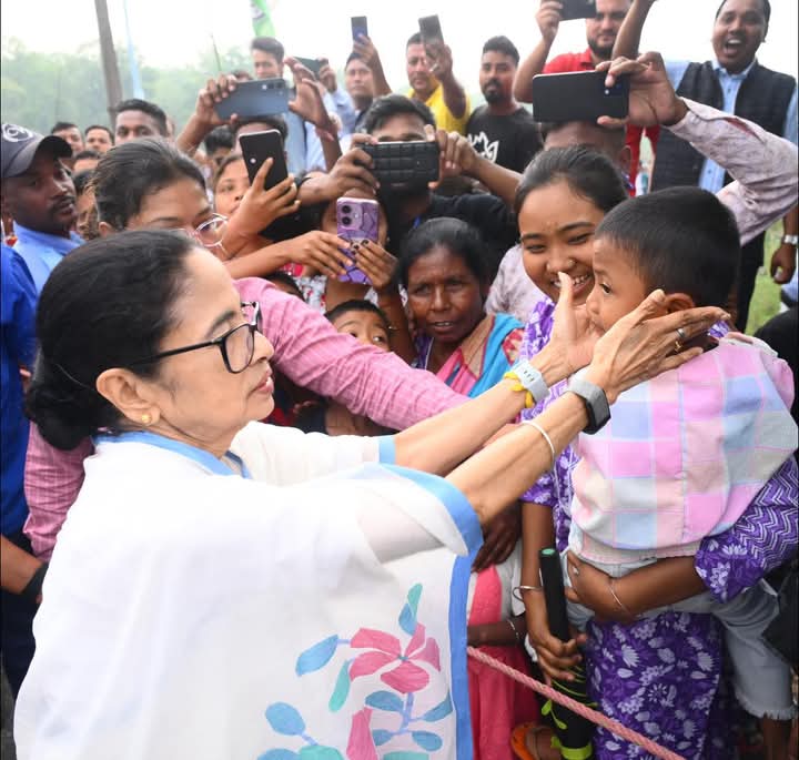 West Bengal Assembly Election | ‘সব কেড়ে নিলেও আমার সঙ্গে মানুষ আছে’, অন্নপূর্ণা পুজোয় ময়নাগুড়ি থেকে বিজেপি-কমিশনকে কড়া নিশানা মমতার